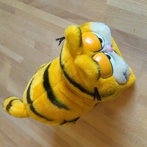 Vintage 1978 1981 Fun Farm Garfield Standing Plush RARE